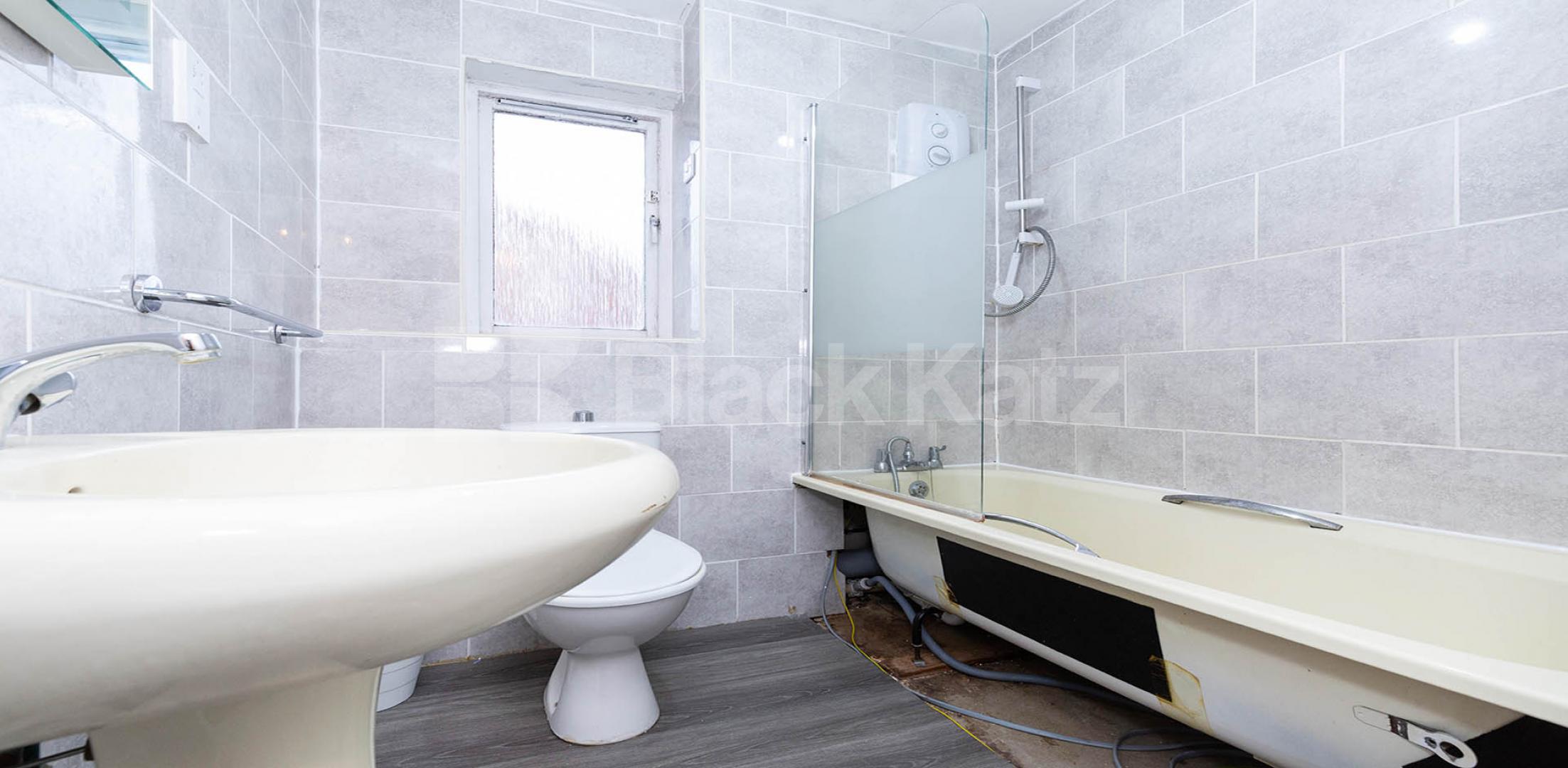 			2 Bedroom, 1 bath, 1 reception Apartment			 Bunning way, CALEDONIAN ROAD